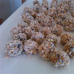 Apricot Pecan Balls