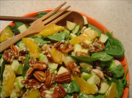 Spinach Salad with Apples, Pecans & Chicken