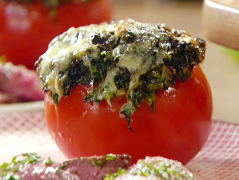 Tomatoes Stuffed With Spinach, Raisins And Almonds