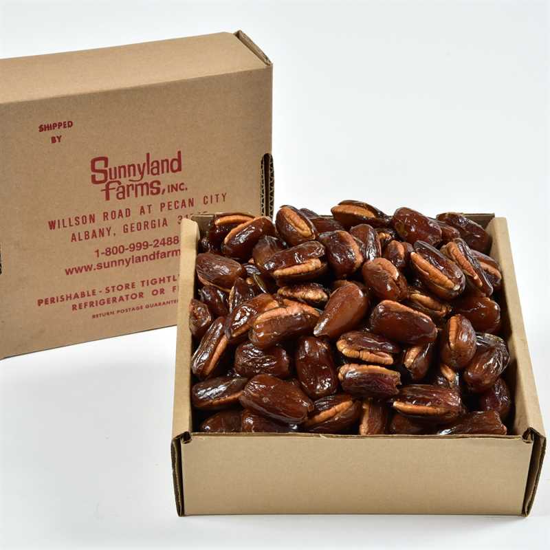 Dates and Pecans 217 Thumbnail 