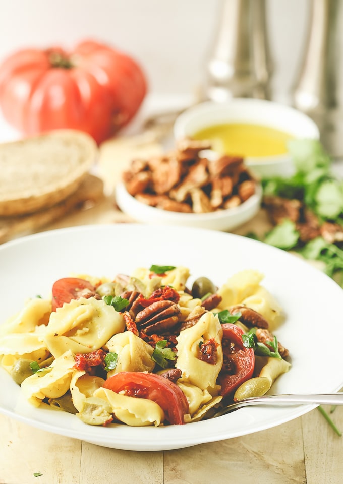 Cold tortellini pasta salad