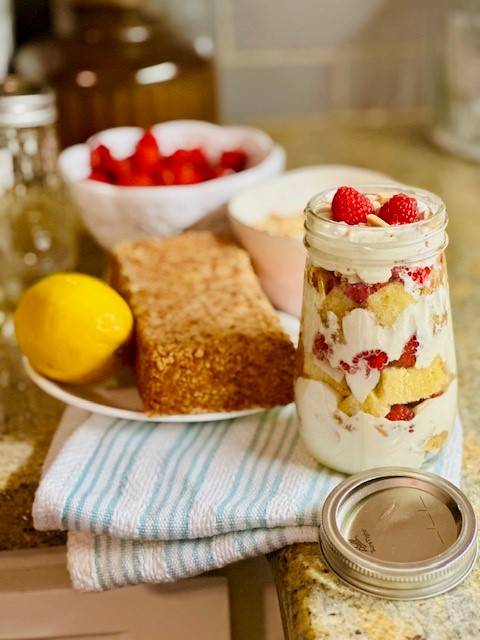 limoncello-trifle-with-almond-cream